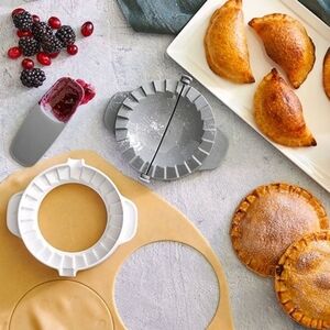 Pampered Chef Hand Pie & Pocket Maker